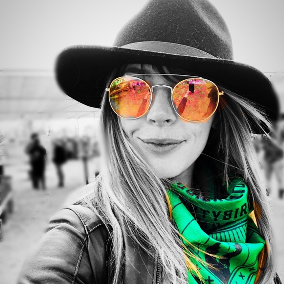 Meet your Posher, Shelli - Picture 4 of 10